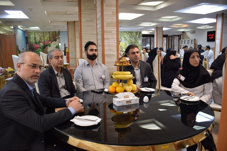 تجلیل از واحد بهبود کیفیت 8